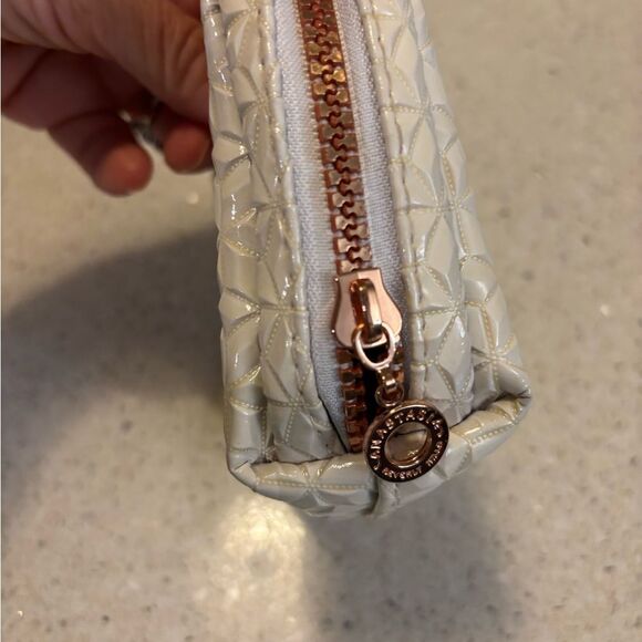 Anastasia Cream Geometric Home Accent - Picture 2 of 6